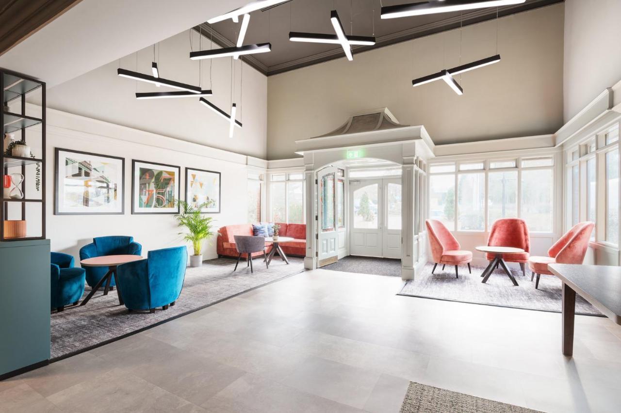 Holiday Inn Reading West By Ihg Exterior photo