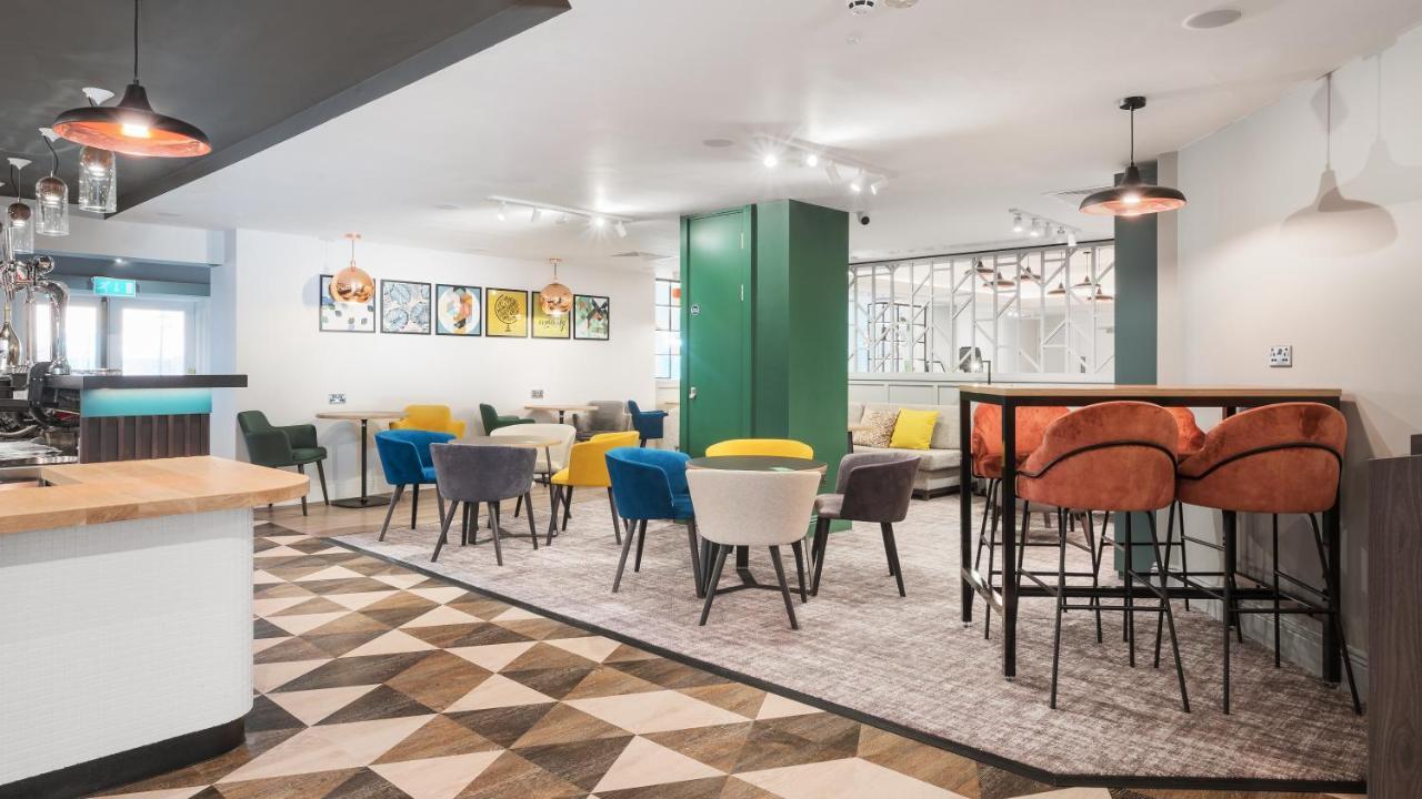Holiday Inn Reading West By Ihg Exterior photo