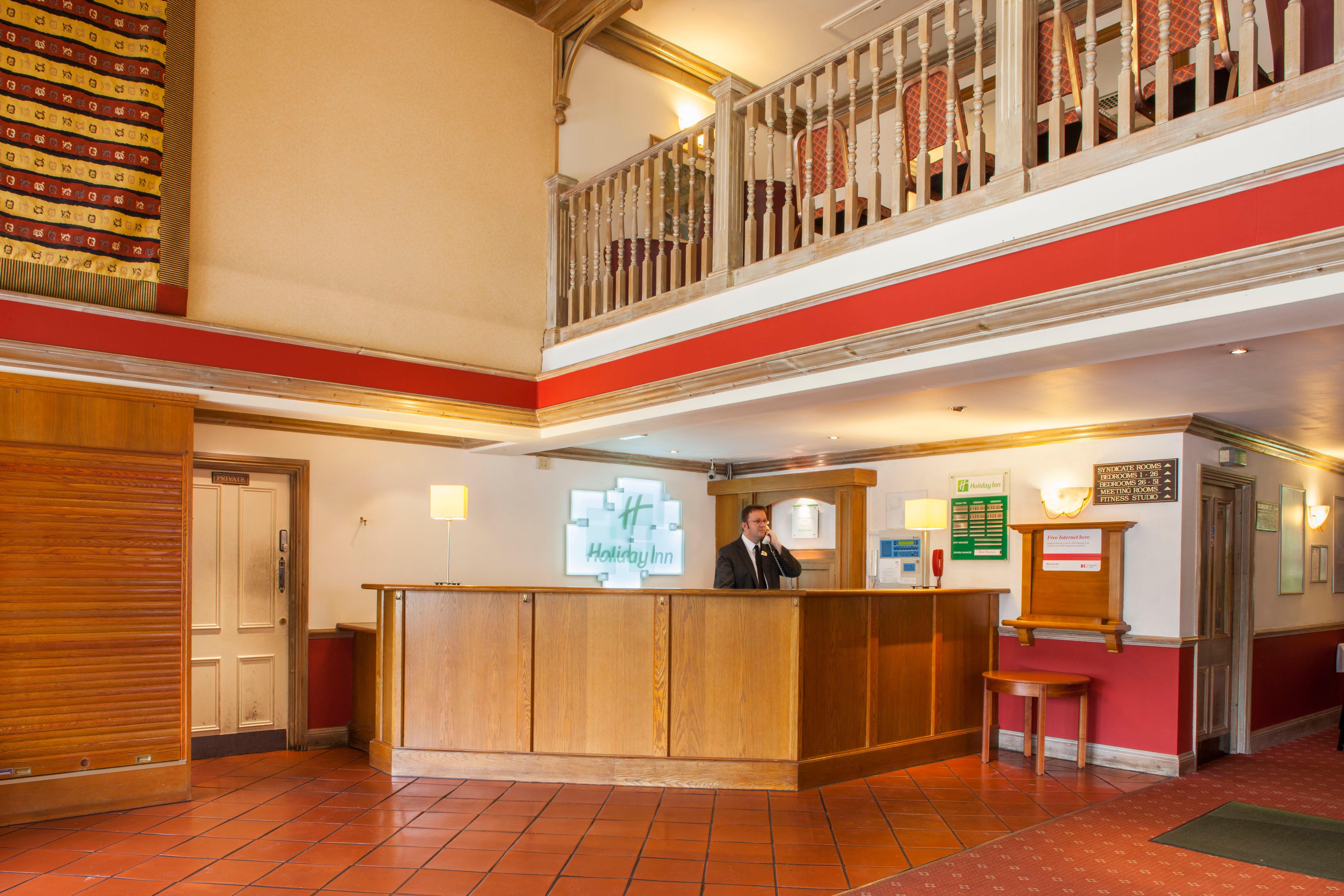 Holiday Inn Reading West By Ihg Exterior photo