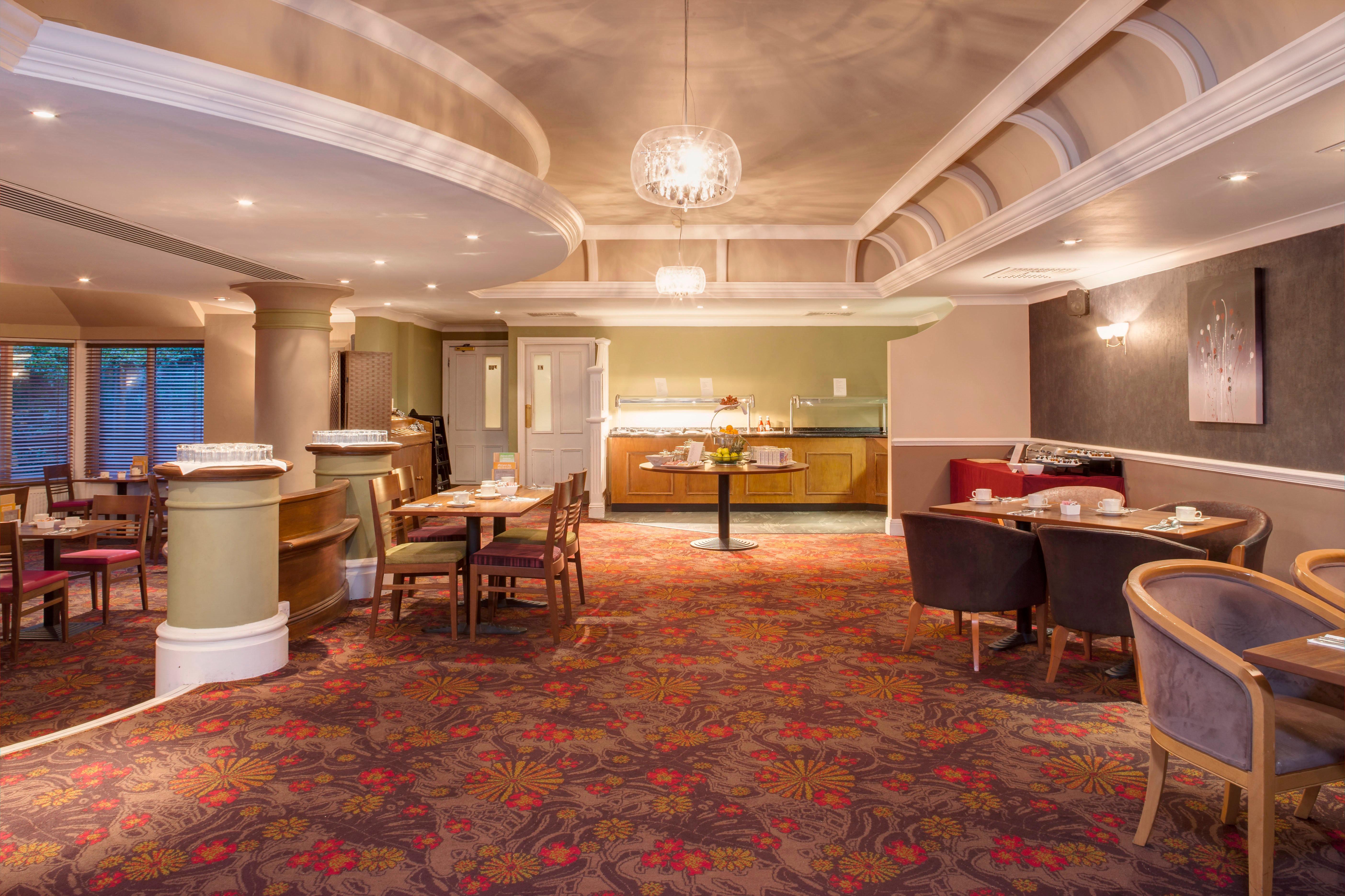 Holiday Inn Reading West By Ihg Exterior photo