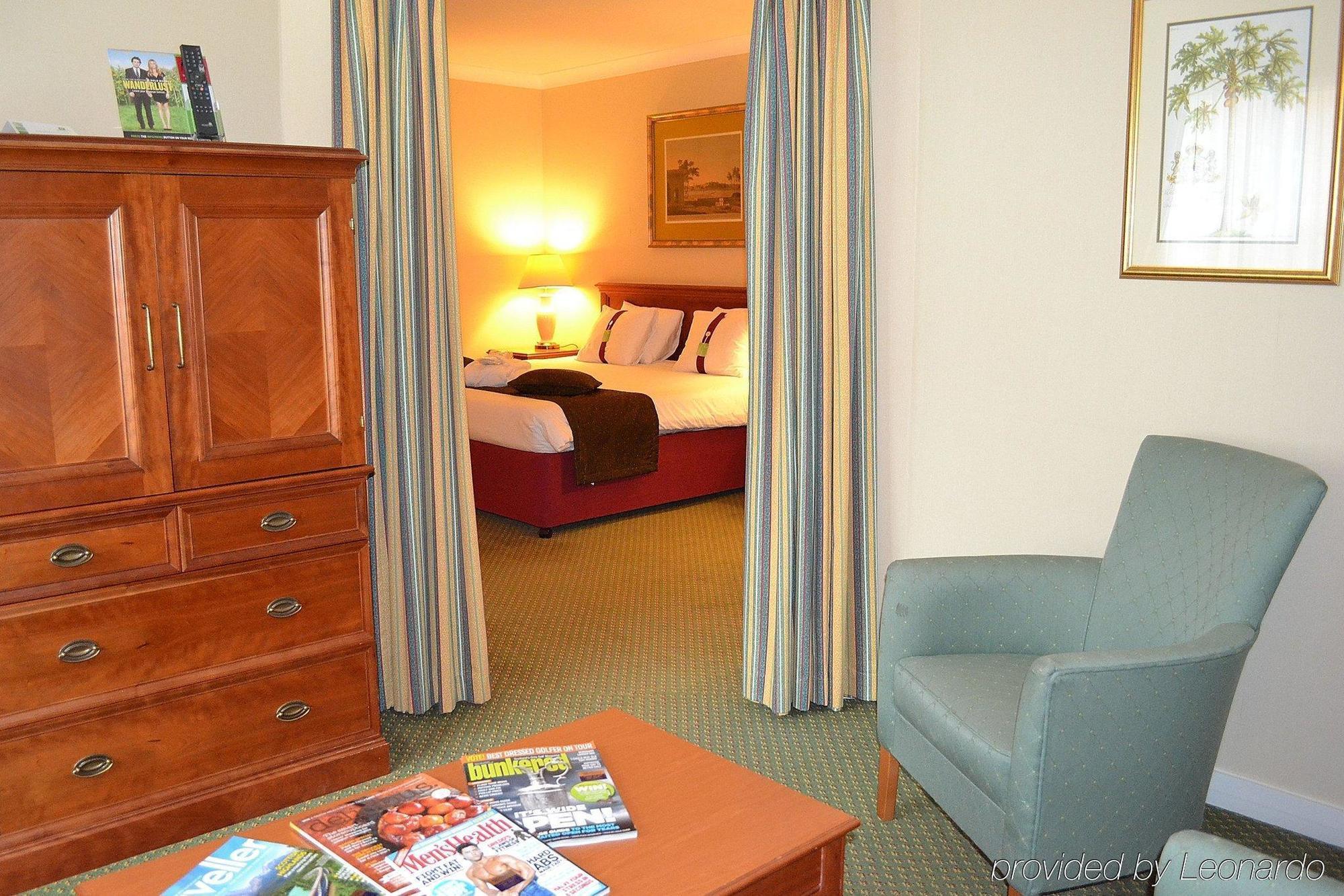 Holiday Inn Reading West By Ihg Exterior photo
