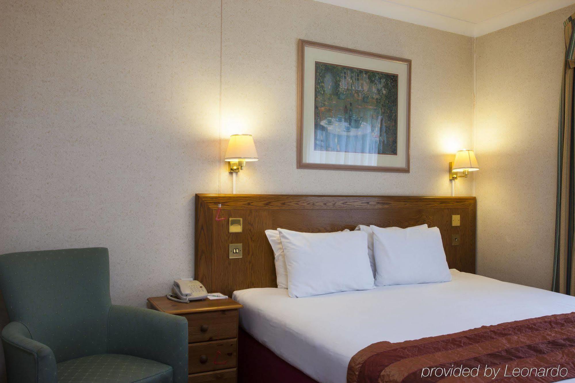 Holiday Inn Reading West By Ihg Exterior photo