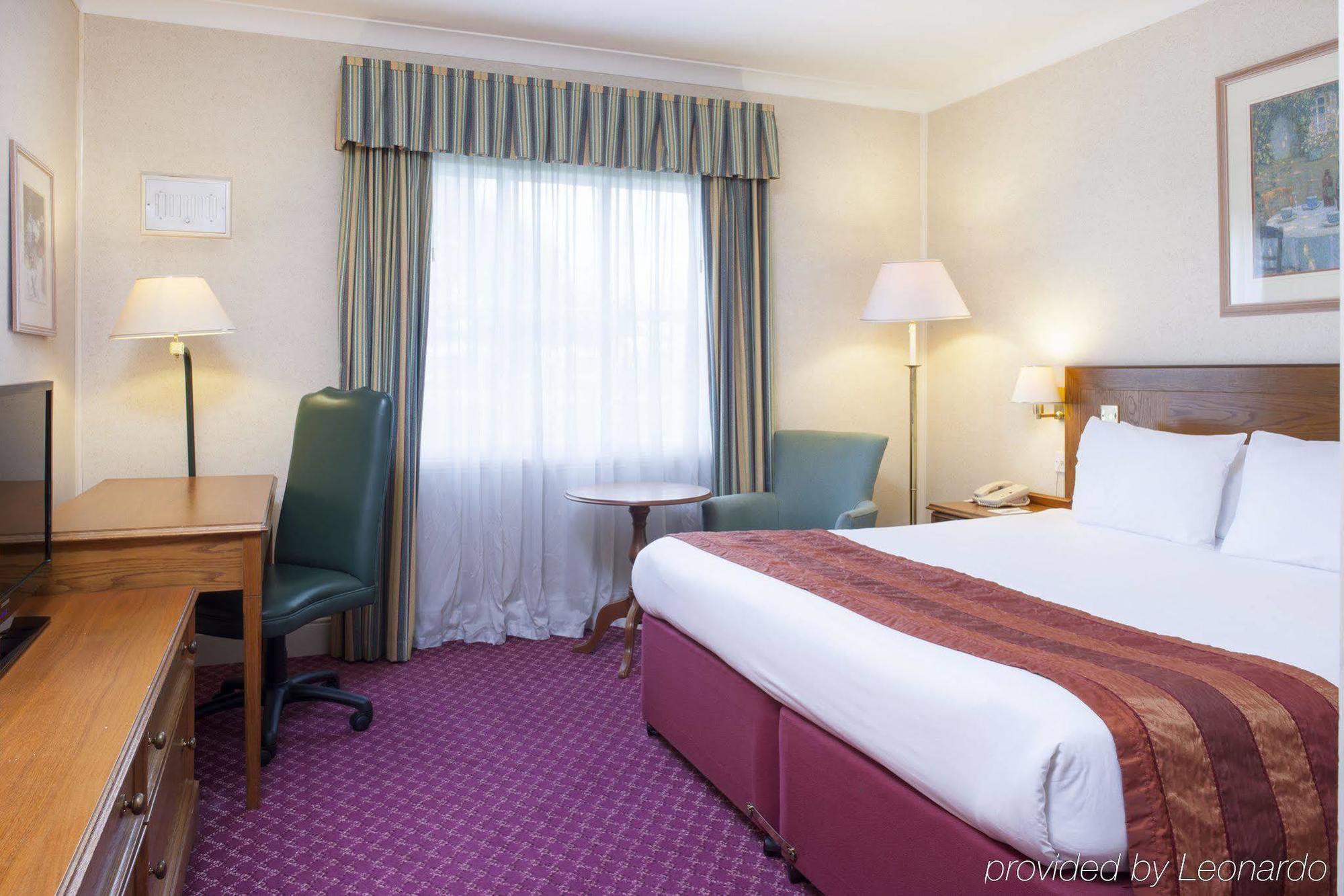 Holiday Inn Reading West By Ihg Exterior photo